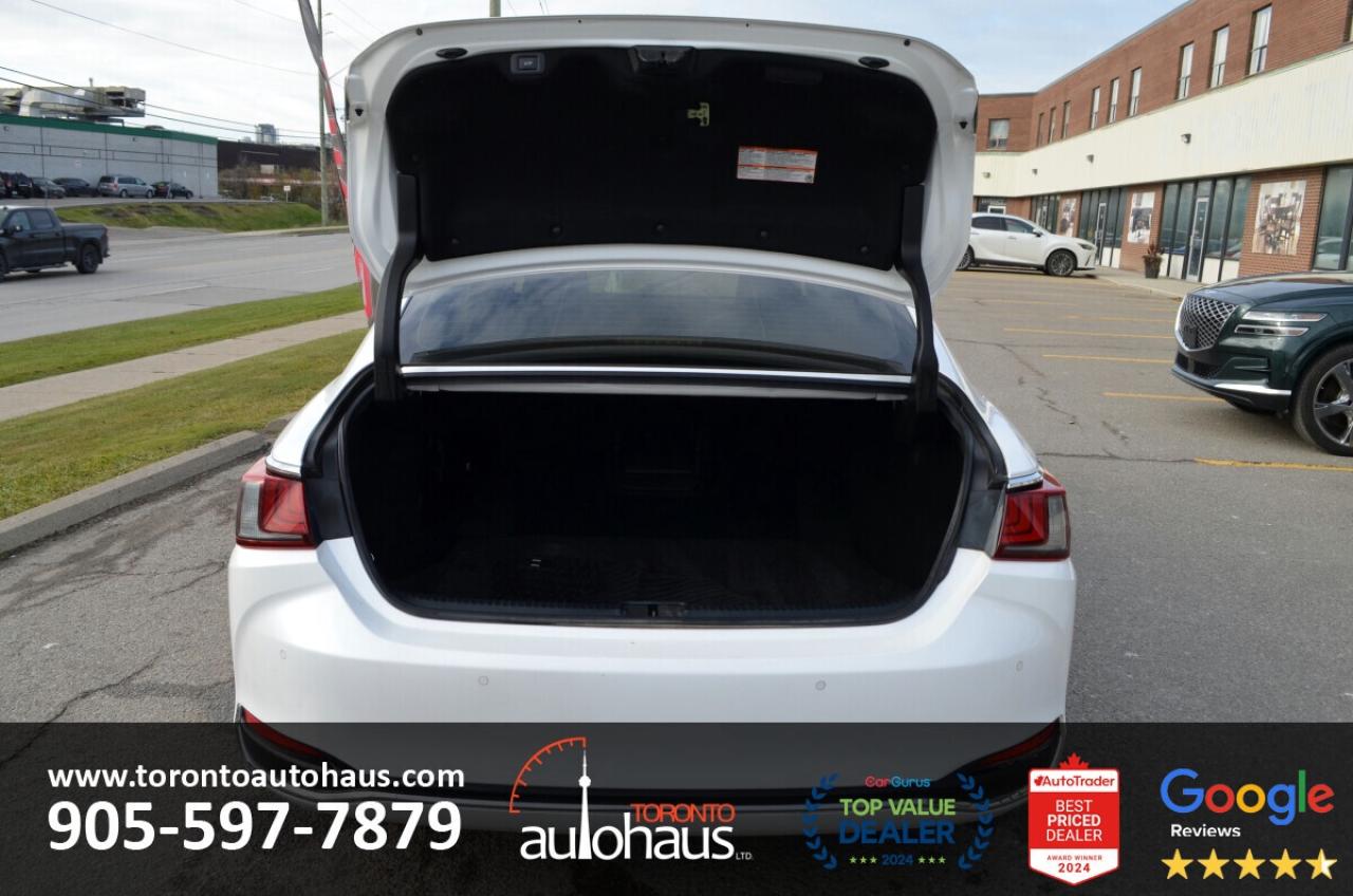 2019 Lexus ES 300h Ultra Luxury Package Photo