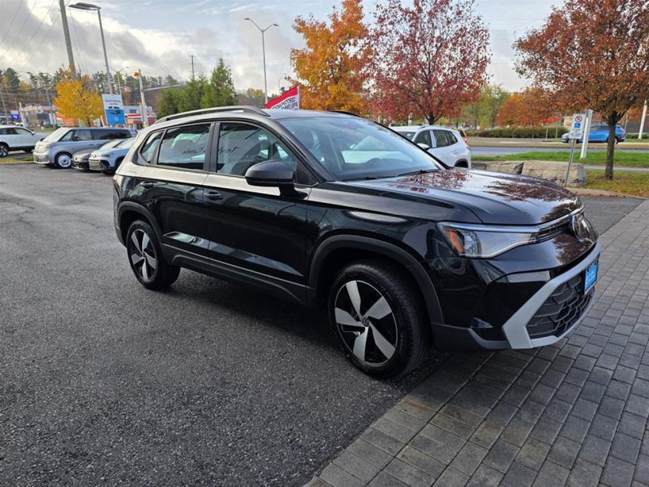 2025 Volkswagen Taos Trendline 4Motion Photo