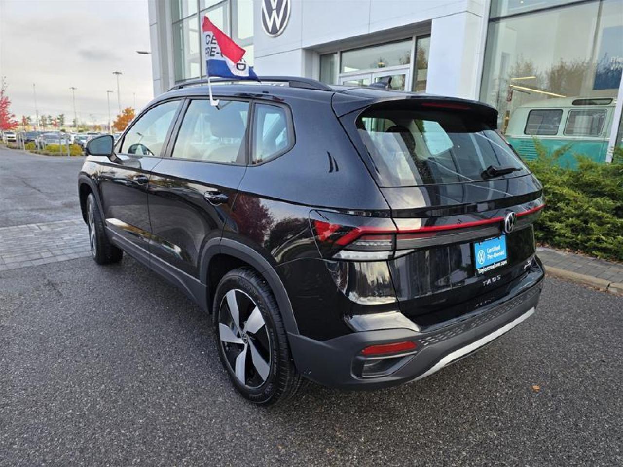 2025 Volkswagen Taos Trendline 4Motion Photo4