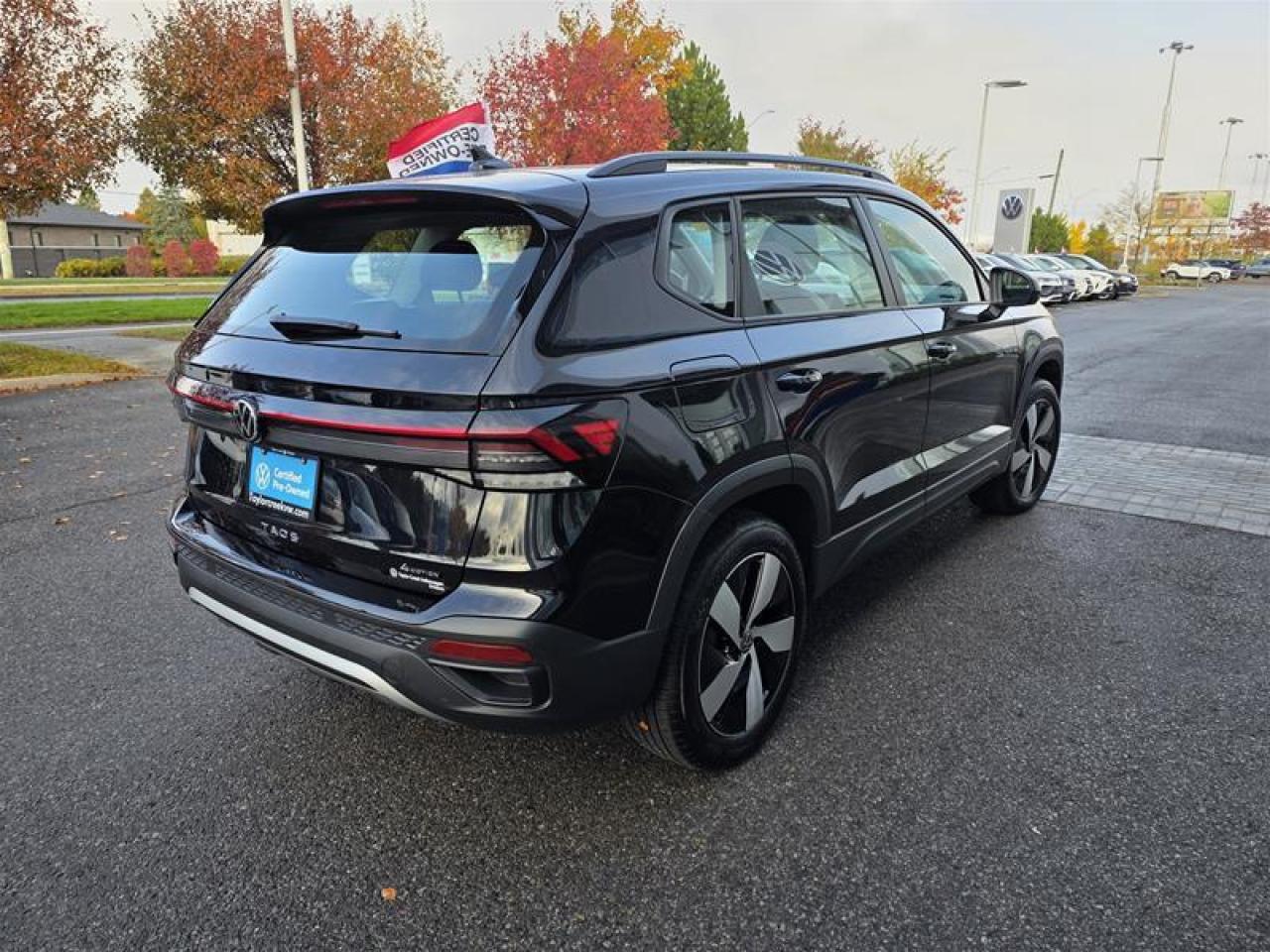 2025 Volkswagen Taos Trendline 4Motion Photo