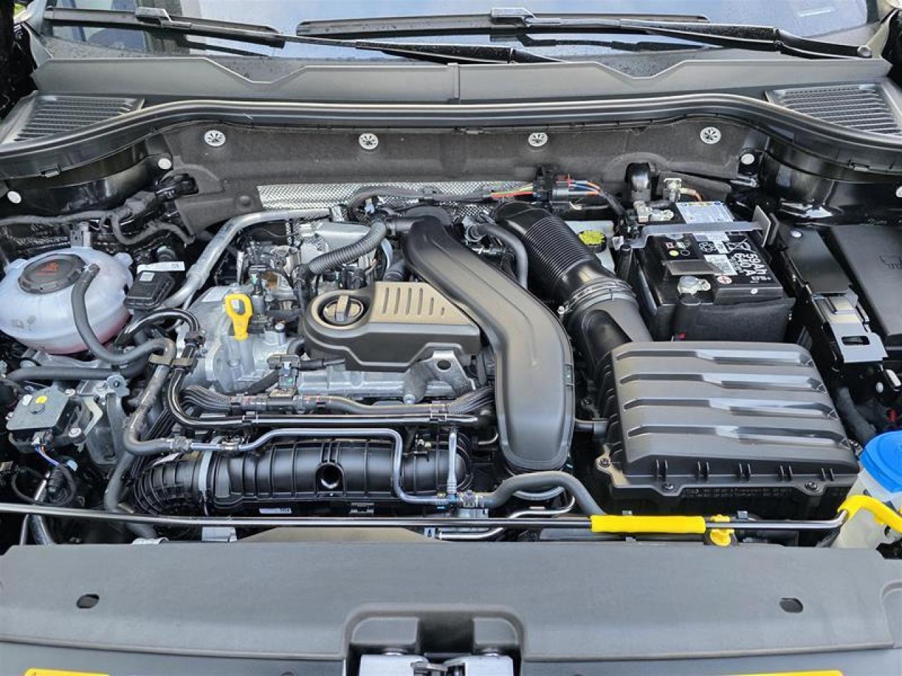 2025 Volkswagen Taos Trendline 4Motion Photo