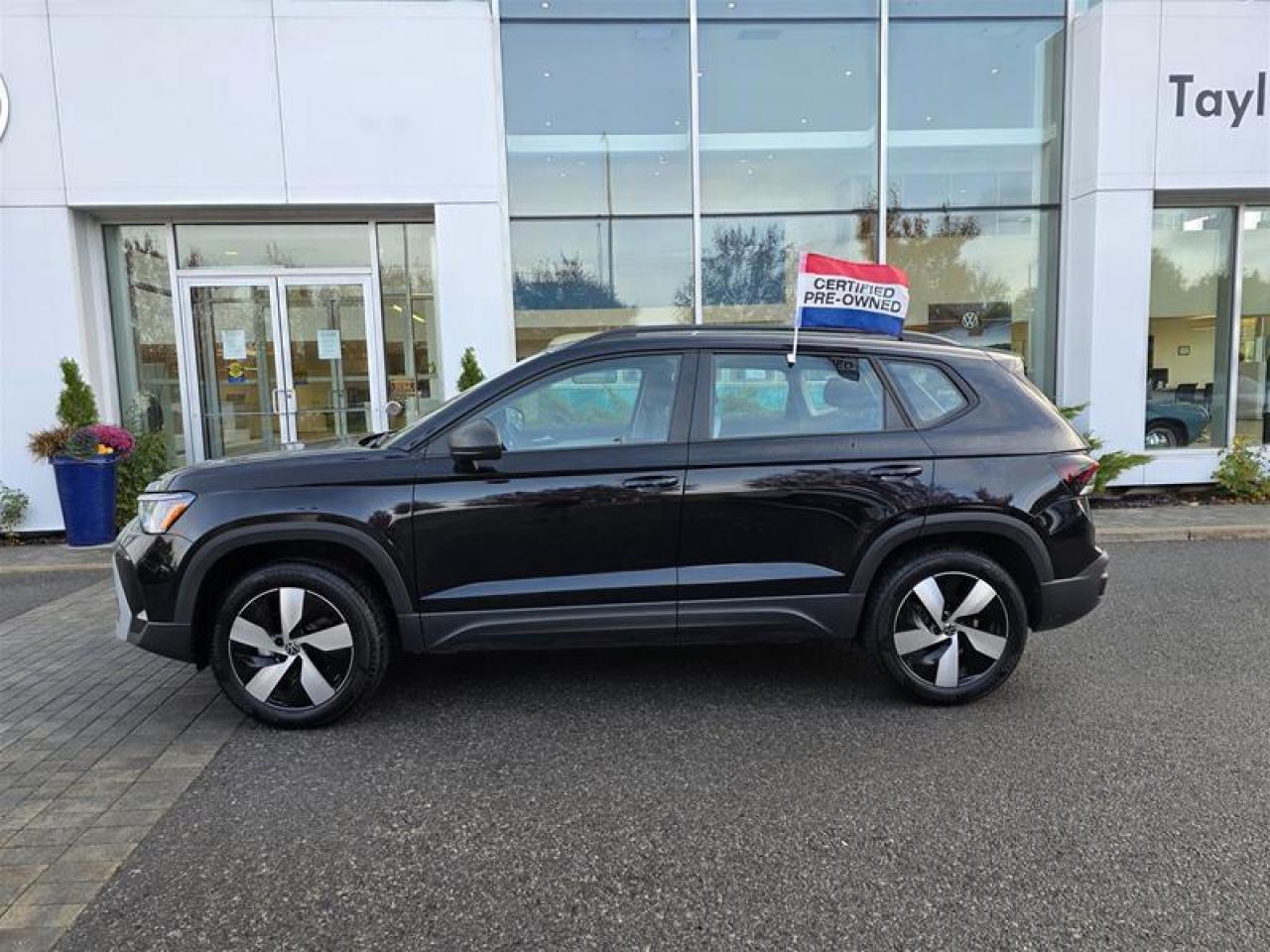 2025 Volkswagen Taos Trendline 4Motion Photo