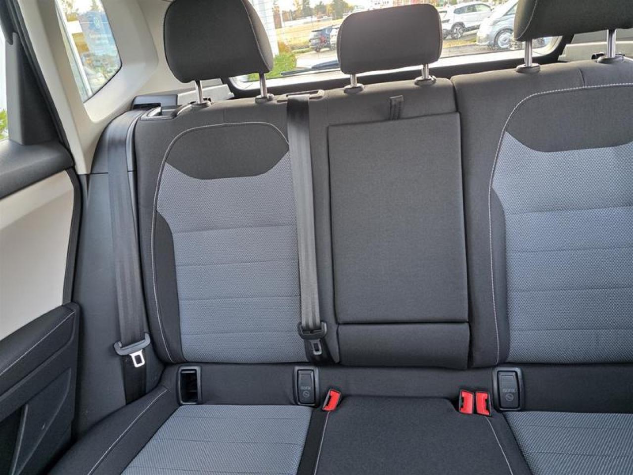 2025 Volkswagen Taos Trendline 4Motion Photo