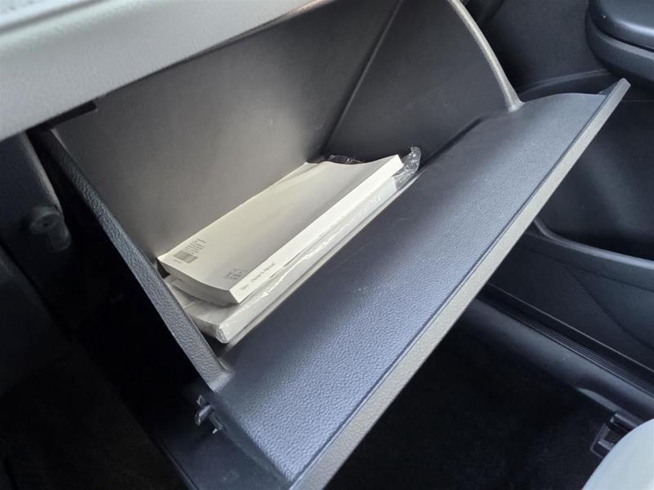 2025 Volkswagen Taos Trendline 4Motion Photo