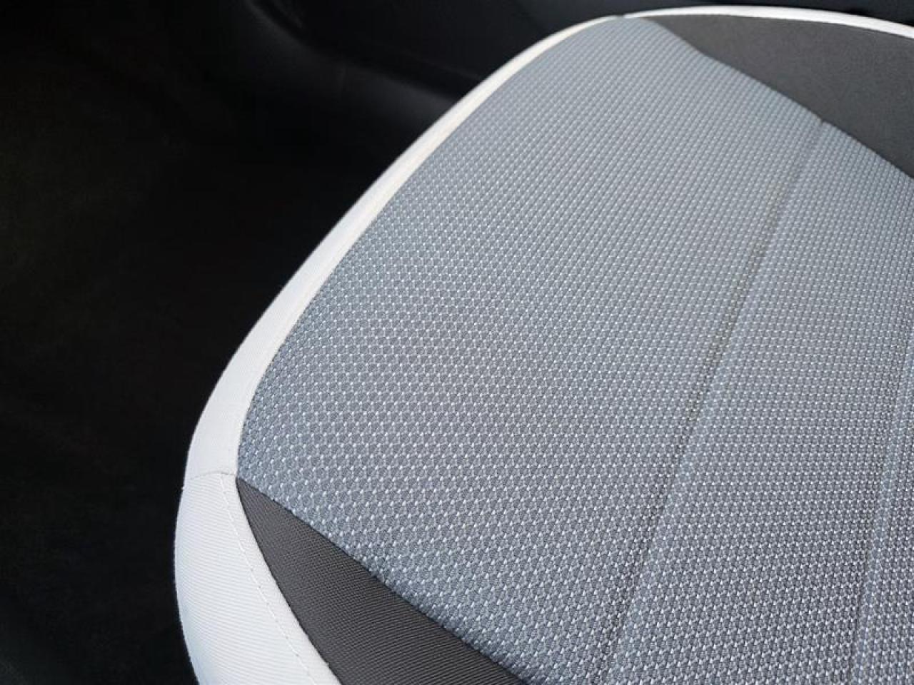 2025 Volkswagen Taos Trendline 4Motion Photo