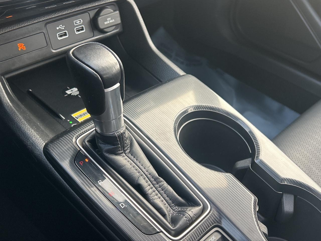 2023 Honda Civic Sedan Touring Leather  Navigation  Sunroof  CarPlay Photo