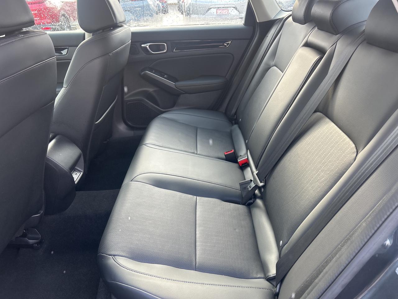 2023 Honda Civic Sedan Touring Leather  Navigation  Sunroof  CarPlay Photo