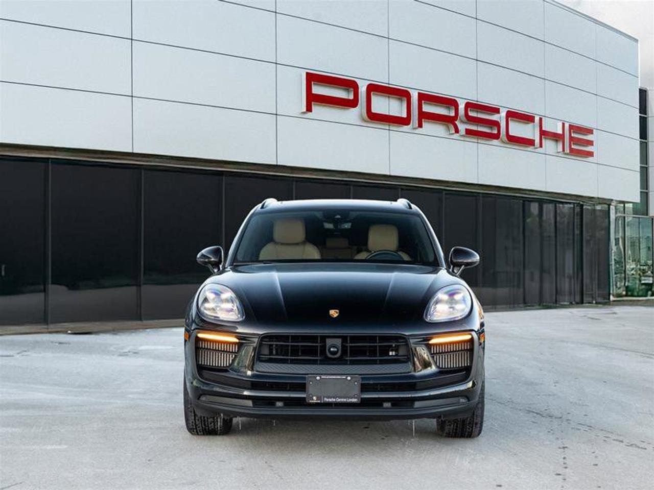 2023 Porsche Macan S Black Photo5