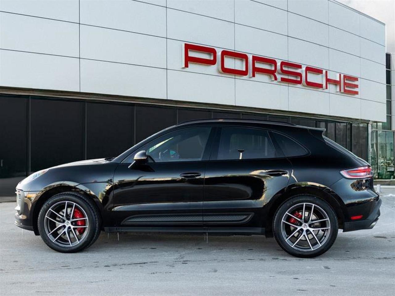 2023 Porsche Macan S Black Photo2