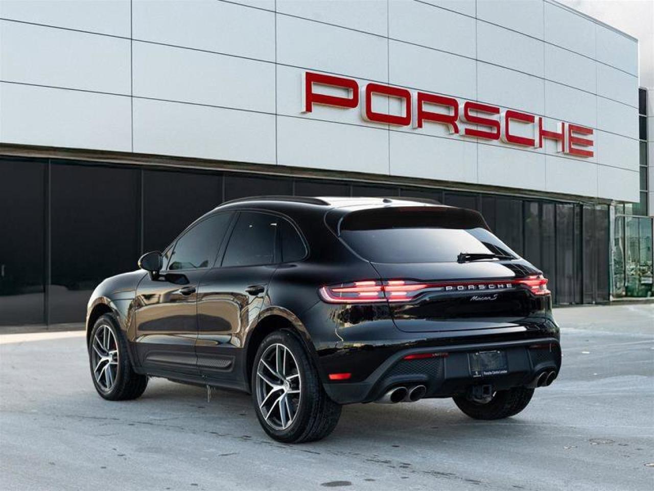 2023 Porsche Macan S Black Photo3