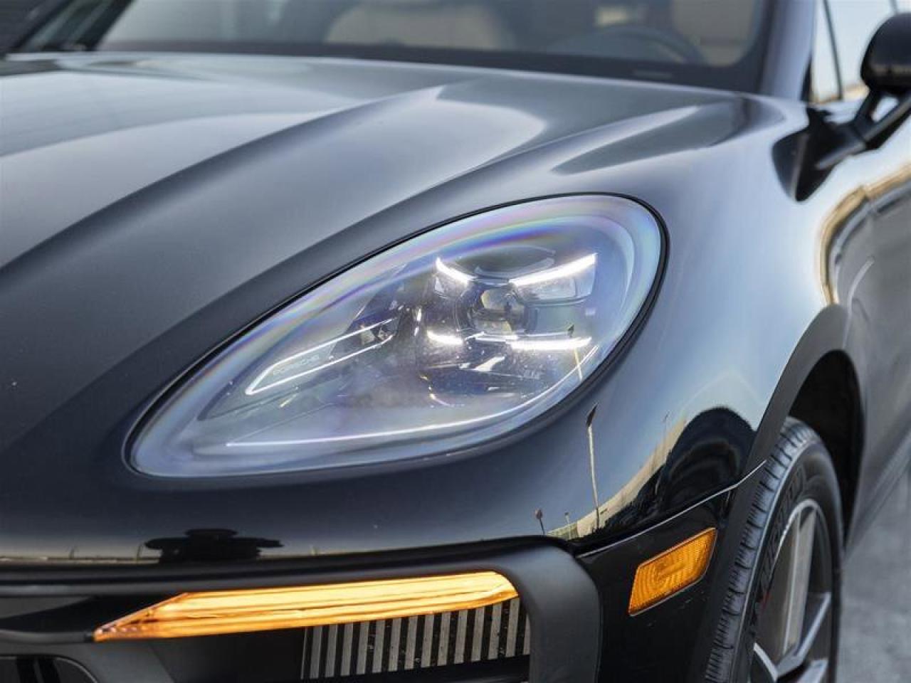 2023 Porsche Macan S Black Photo