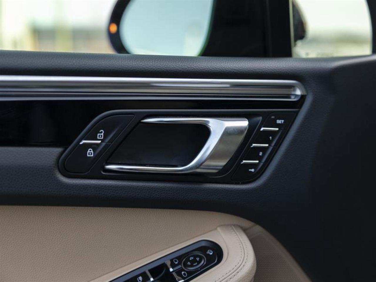 2023 Porsche Macan S Black Photo