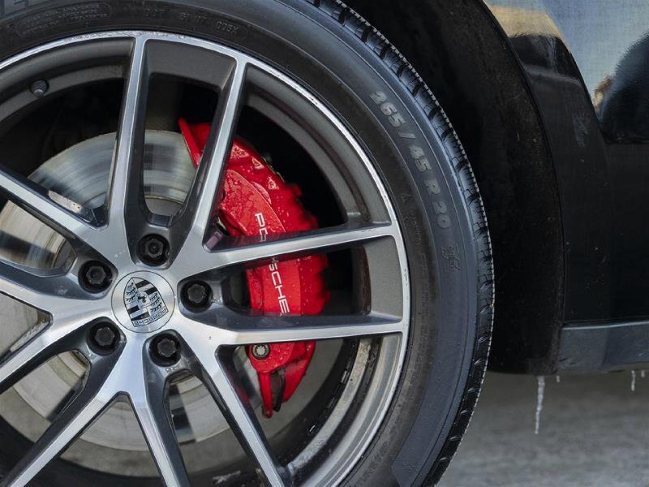 2023 Porsche Macan S Black Photo