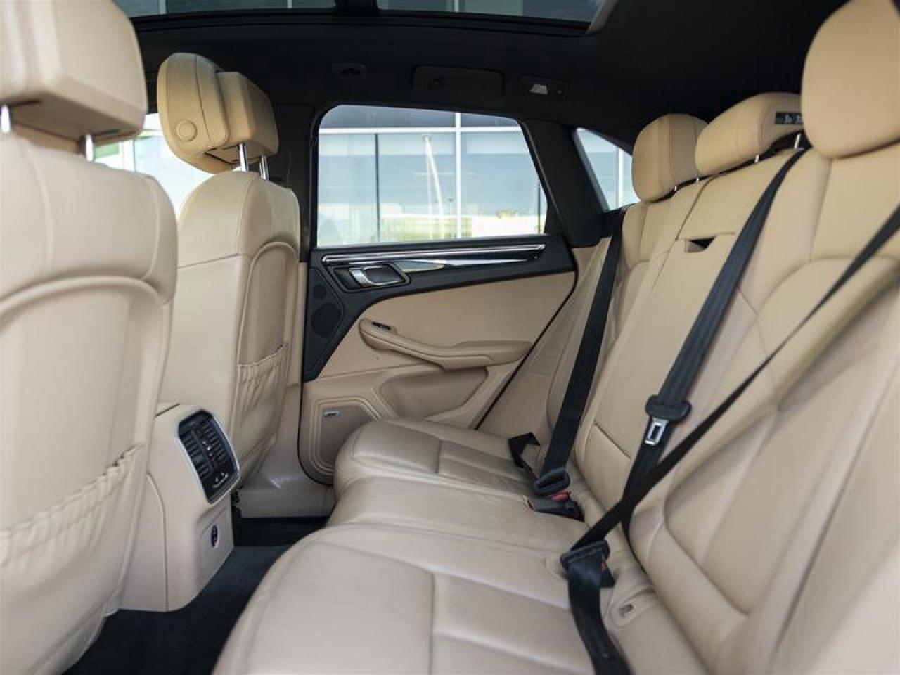 2023 Porsche Macan S Black Photo