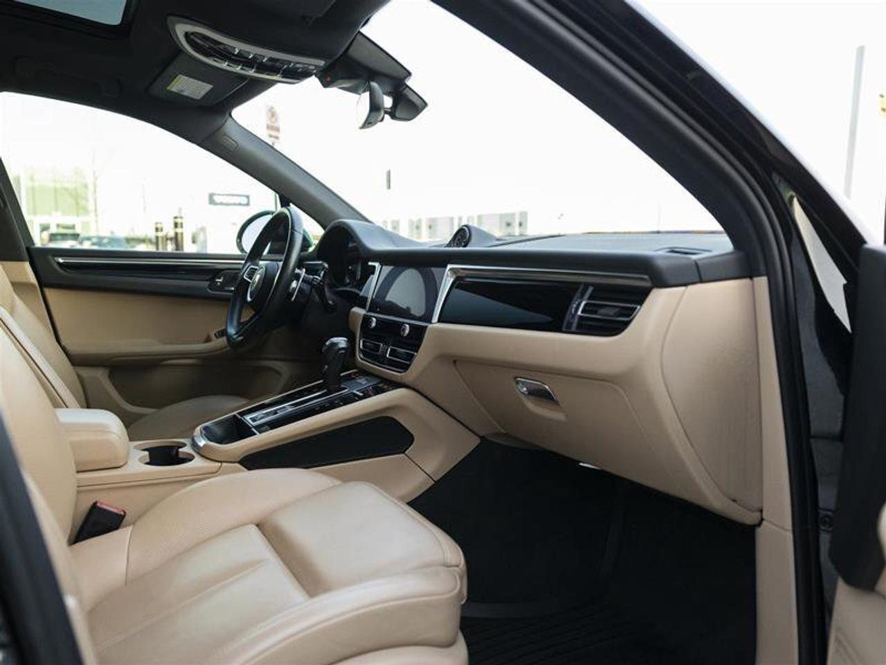 2023 Porsche Macan S Black Photo