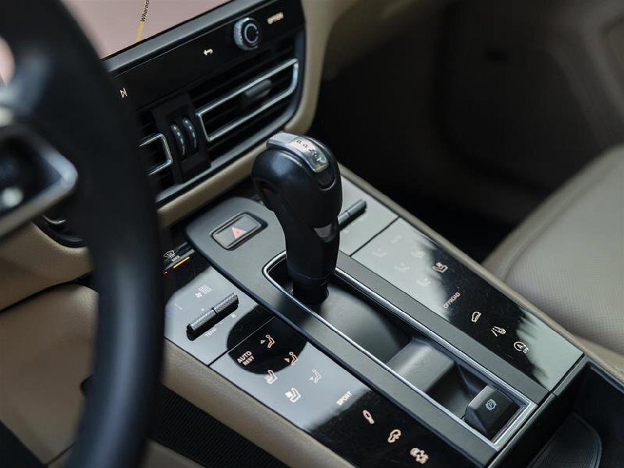 2023 Porsche Macan S Black Photo