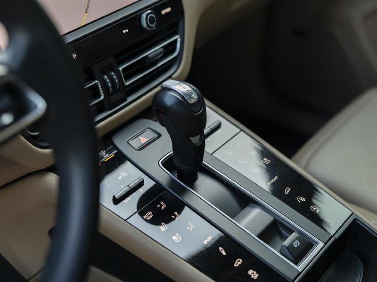 2023 Porsche Macan S Black Photo