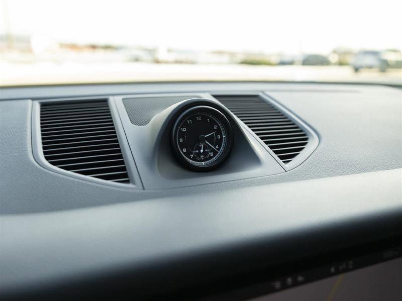 2023 Porsche Macan S Black Photo