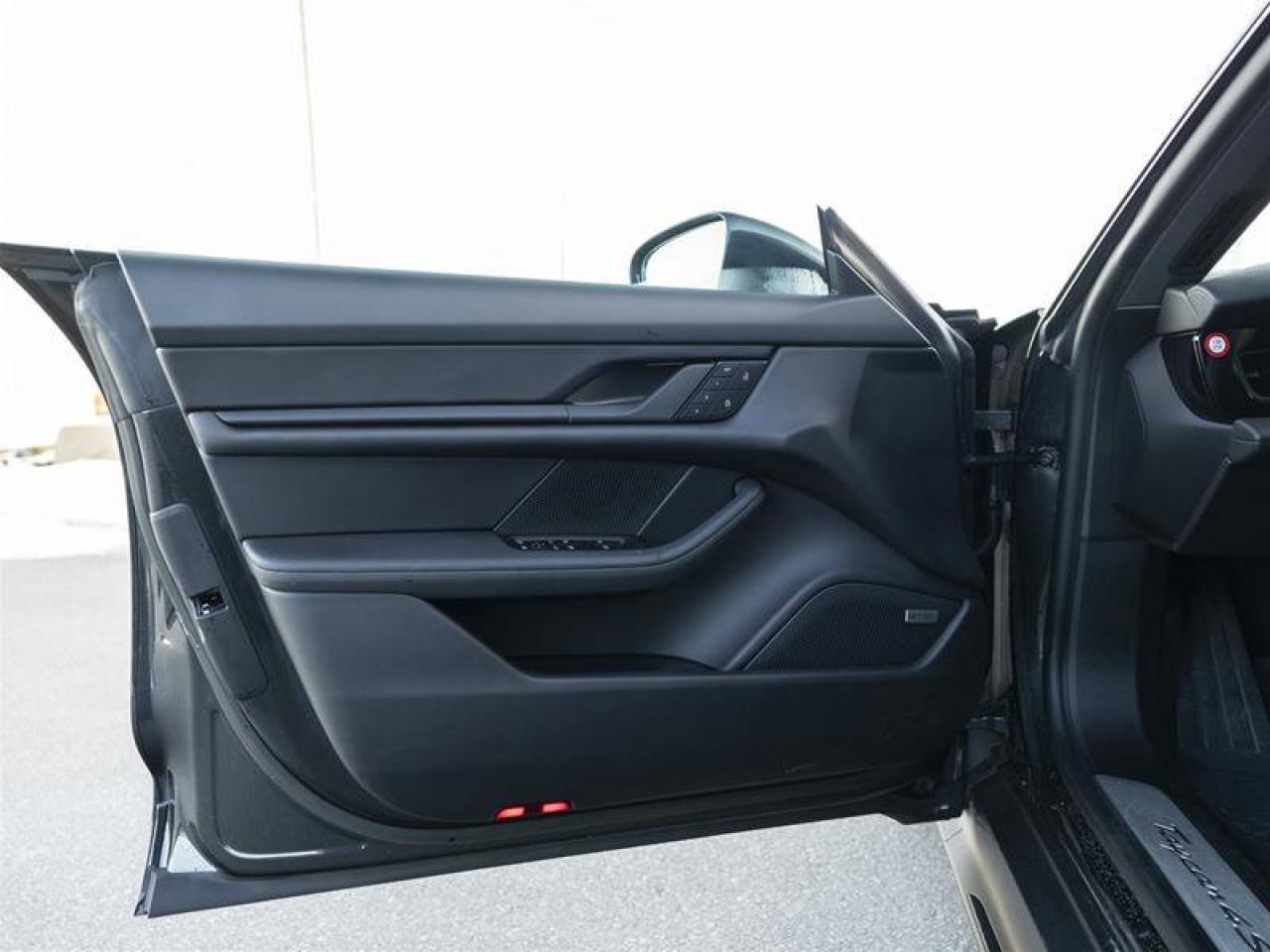 2024 Porsche Taycan 4S Gray Photo