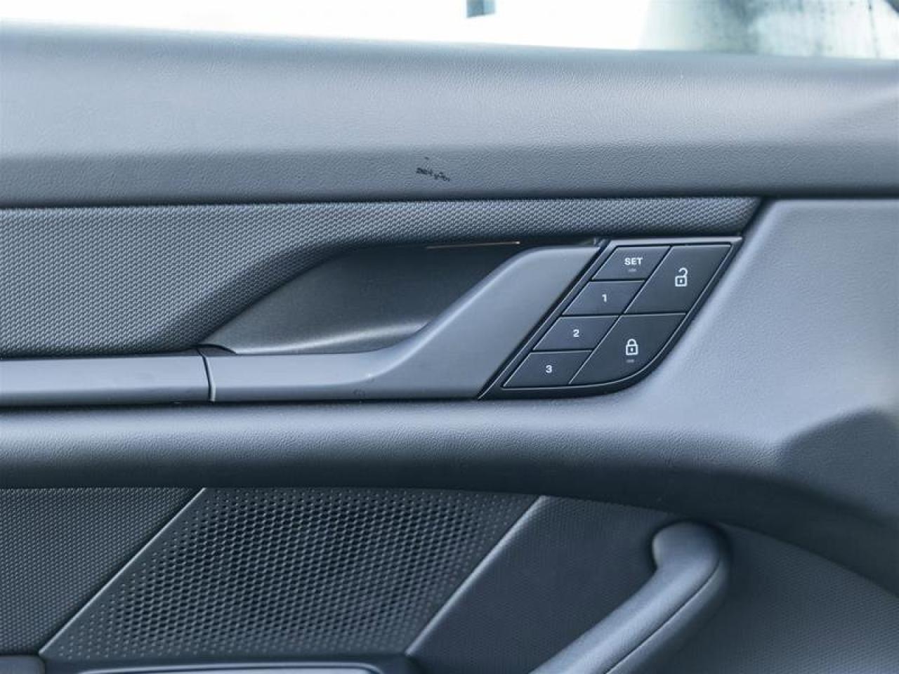 2024 Porsche Taycan 4S Gray Photo