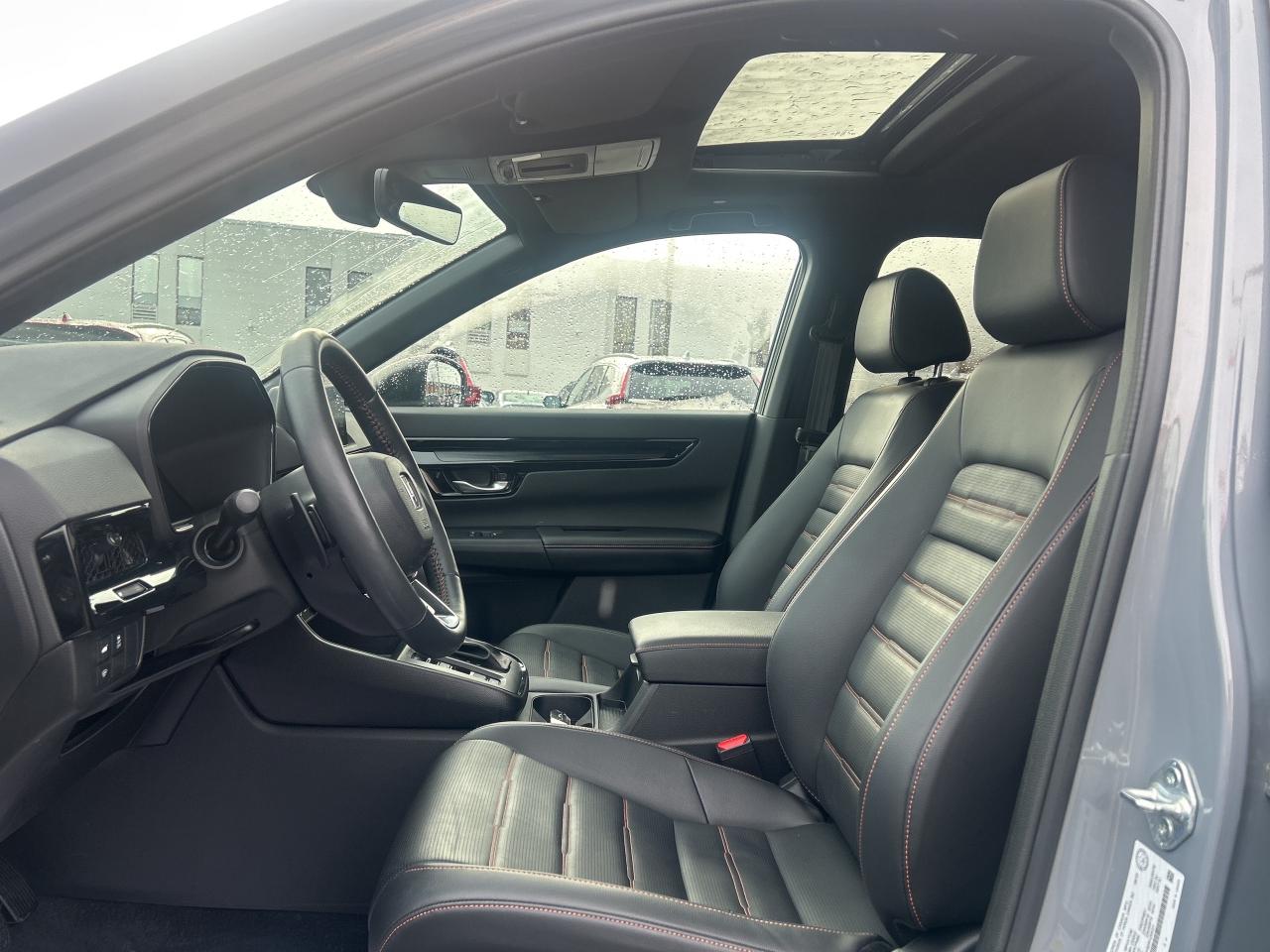 2024 Honda CR-V Hybrid Touring Leather  Navigation  Sunroof  CarPlay Photo
