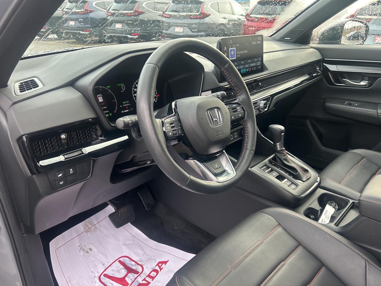 2024 Honda CR-V Hybrid Touring Leather  Navigation  Sunroof  CarPlay Photo