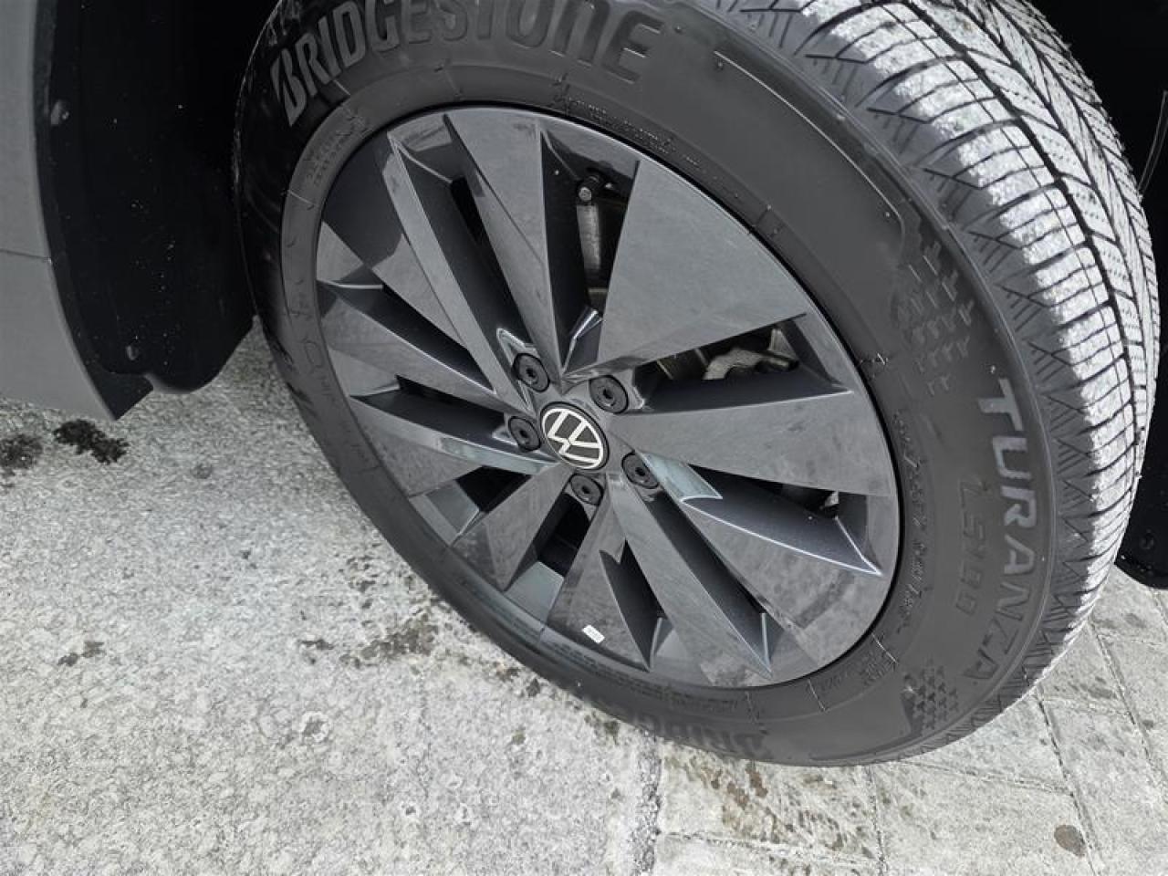 2024 Volkswagen Taos Comfortline 1.5T 8sp w/ Tip FWD Photo