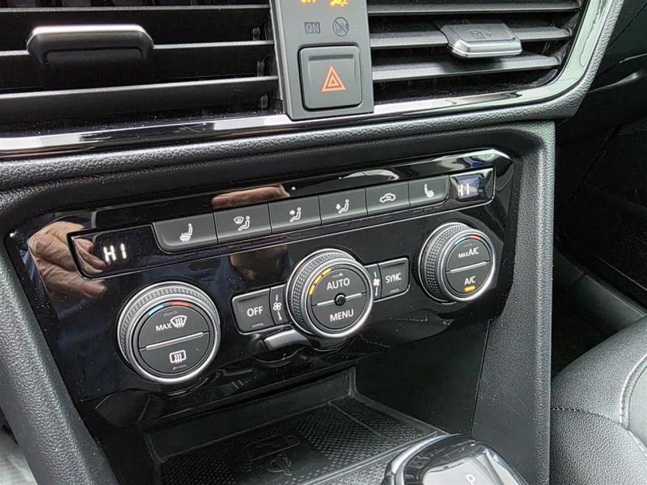 2024 Volkswagen Taos Comfortline 1.5T 8sp w/ Tip FWD Photo