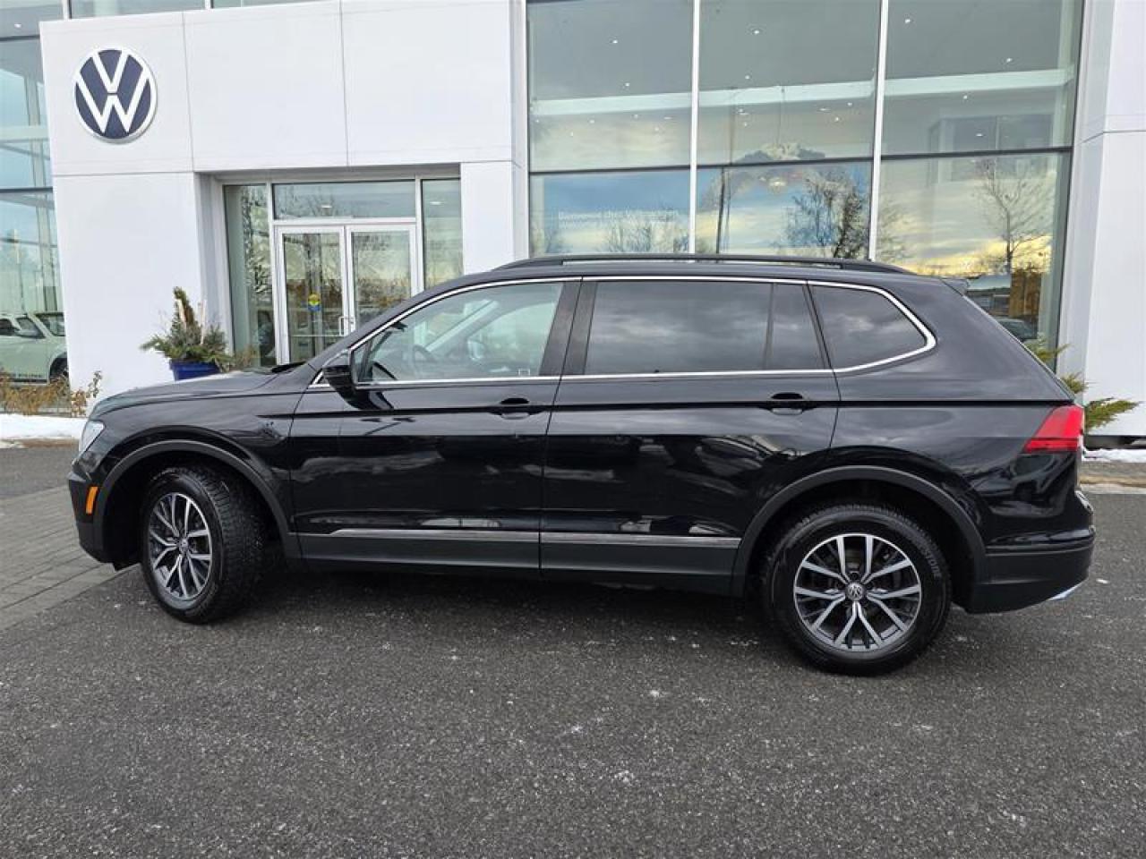 2019 Volkswagen Tiguan Comfortline 2.0T 8sp at w/Tip 4M Photo