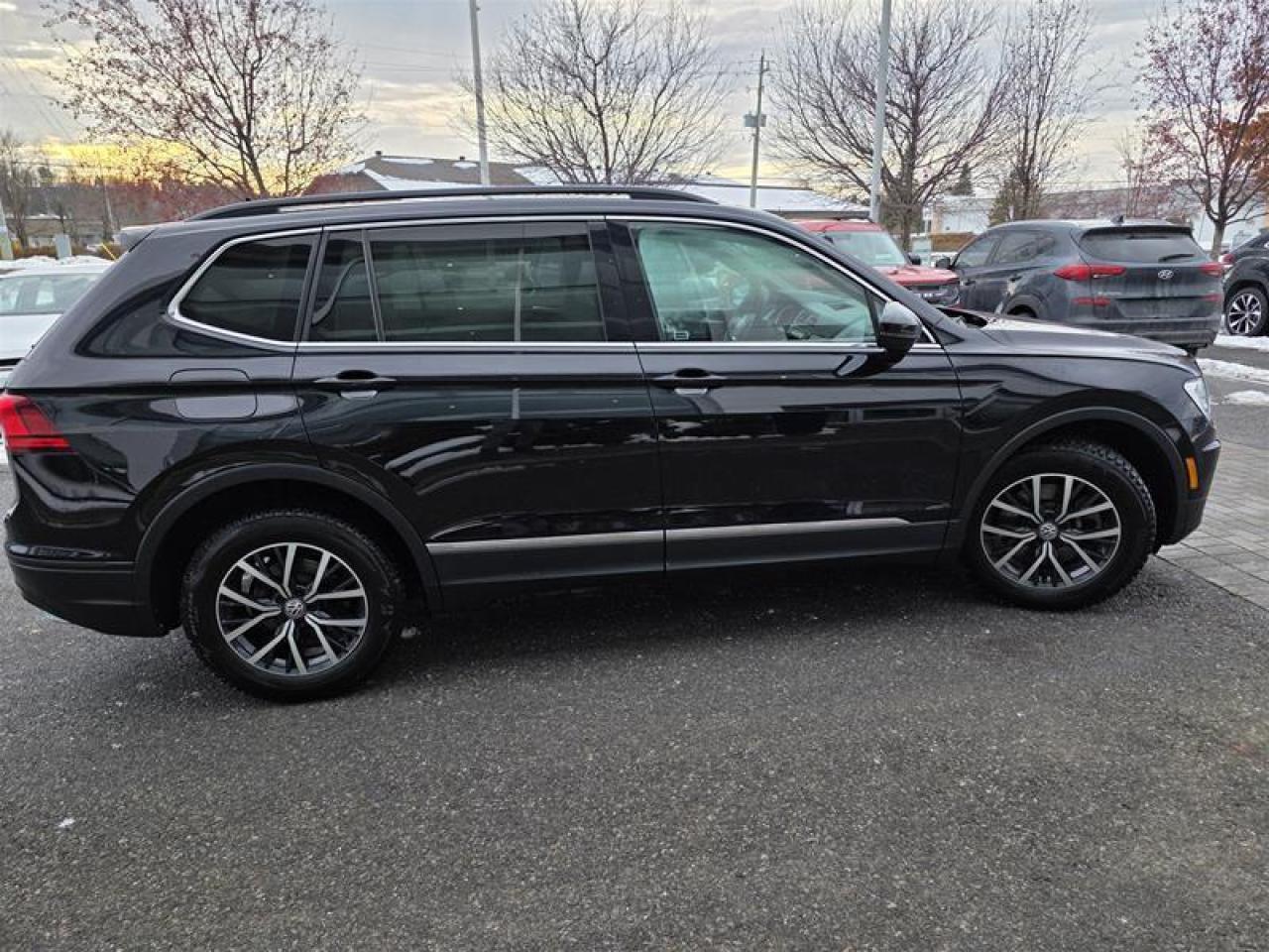 2019 Volkswagen Tiguan Comfortline 2.0T 8sp at w/Tip 4M Photo