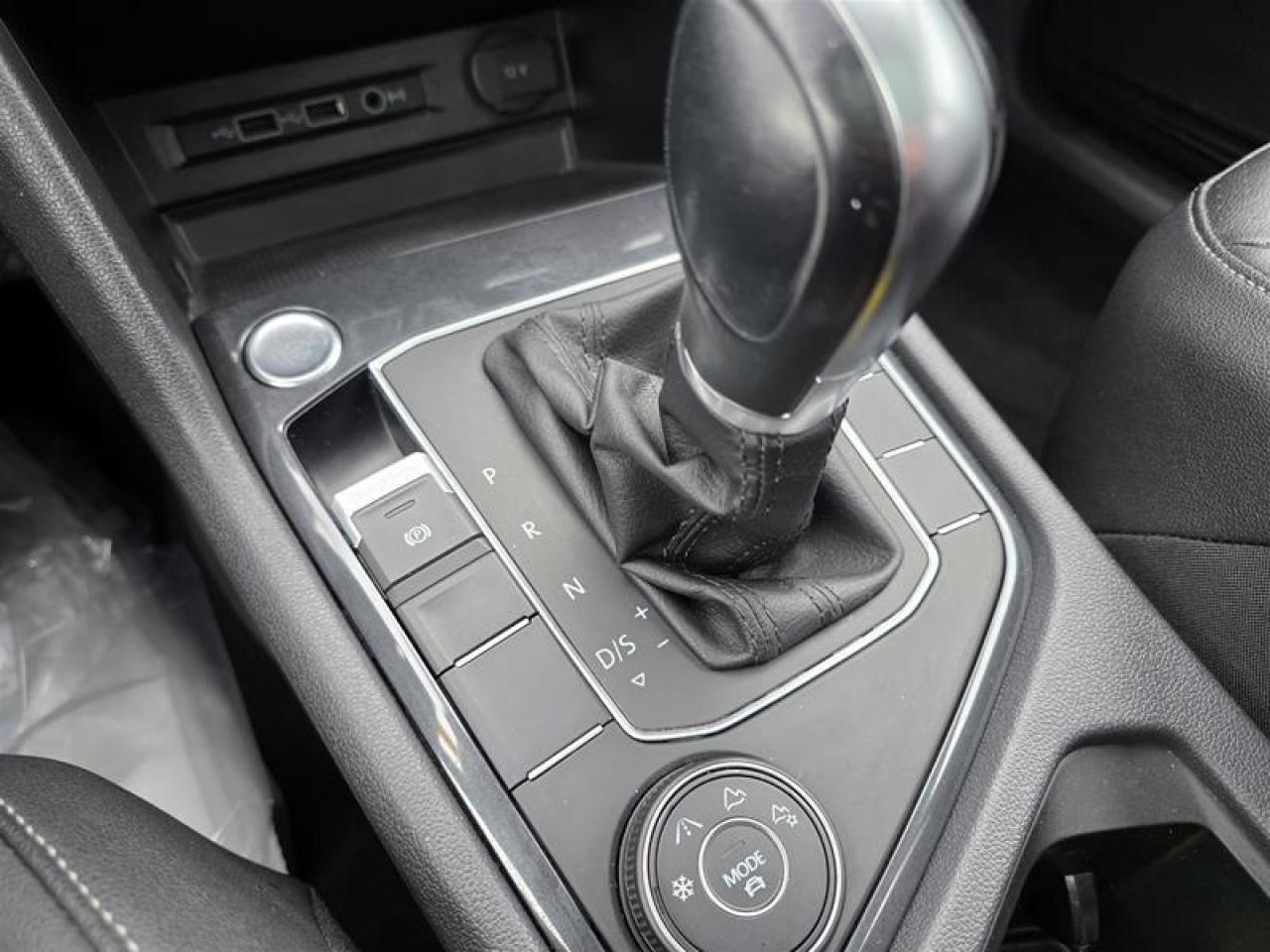 2019 Volkswagen Tiguan Comfortline 2.0T 8sp at w/Tip 4M Photo