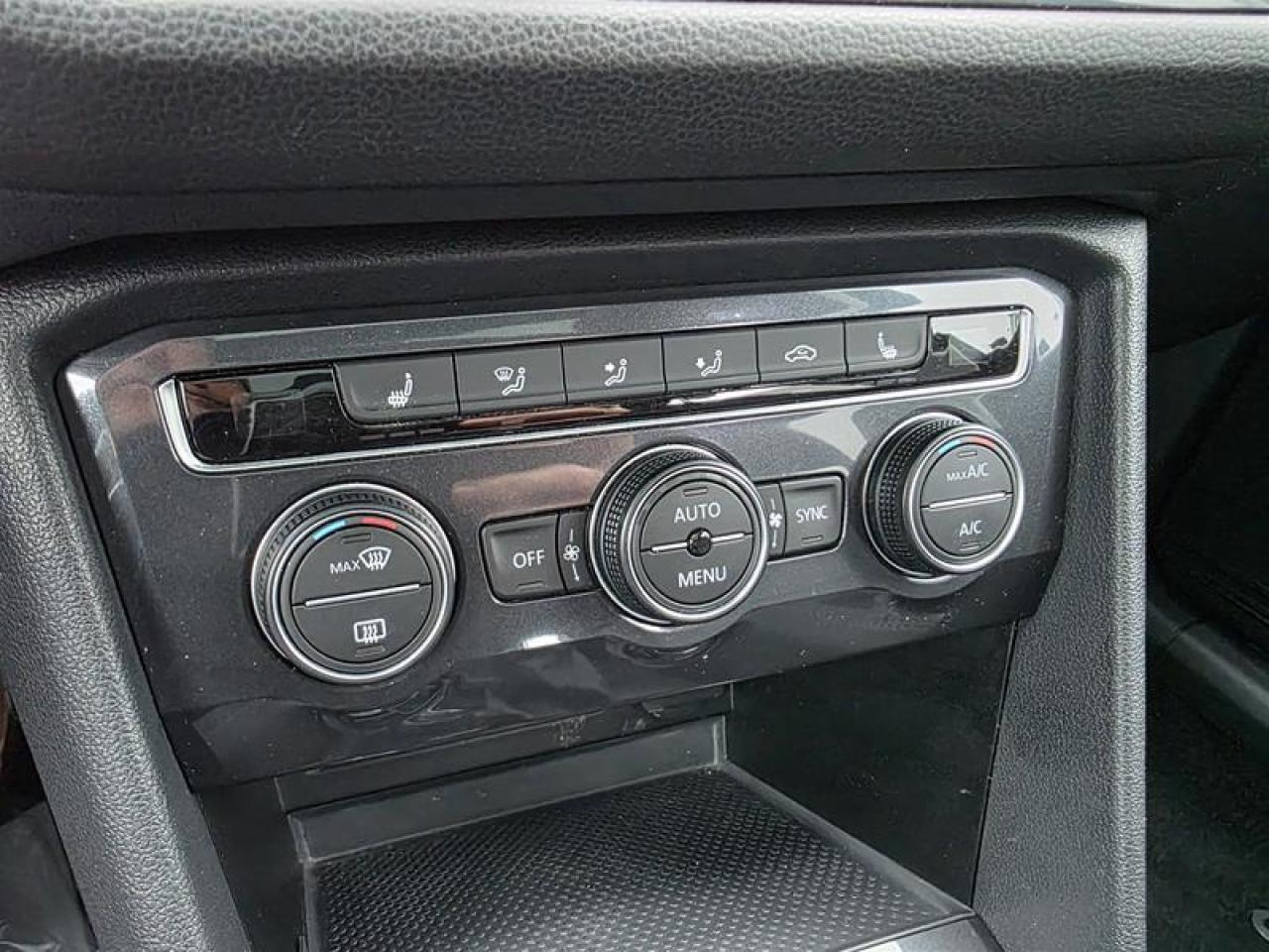 2019 Volkswagen Tiguan Comfortline 2.0T 8sp at w/Tip 4M Photo