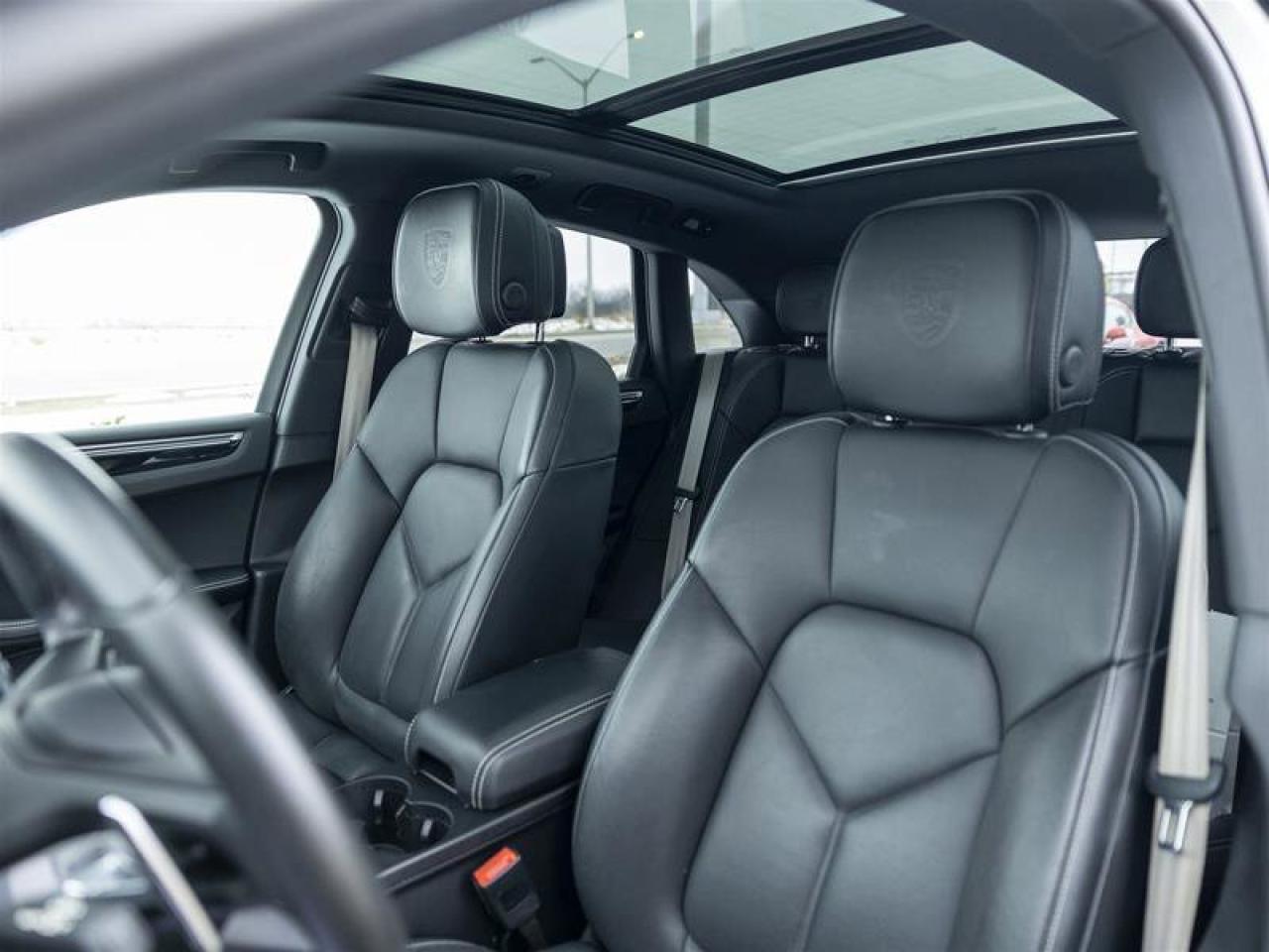 2024 Porsche Macan AWD White Photo