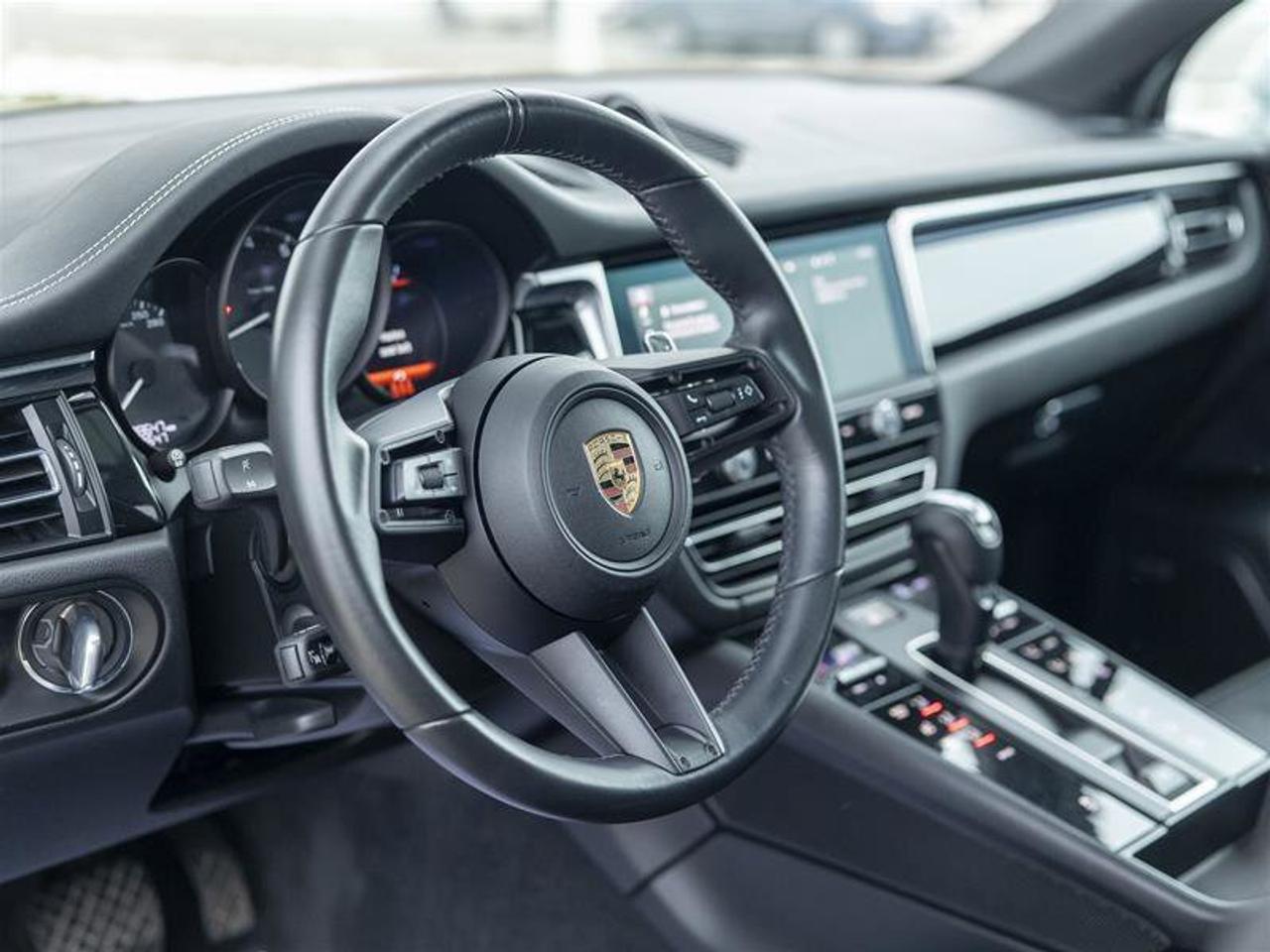 2024 Porsche Macan AWD White Photo