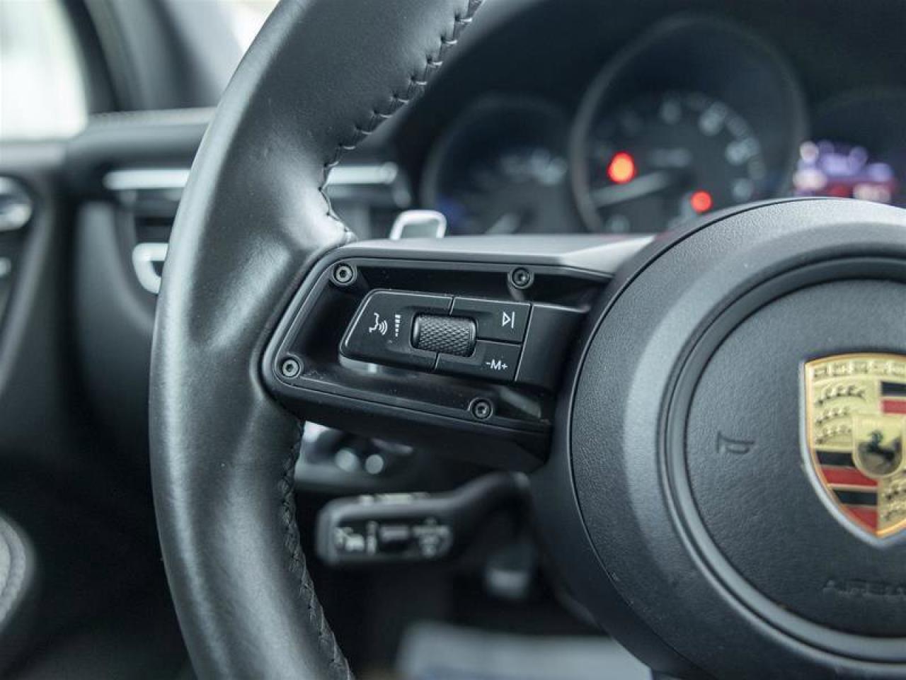 2024 Porsche Macan AWD White Photo