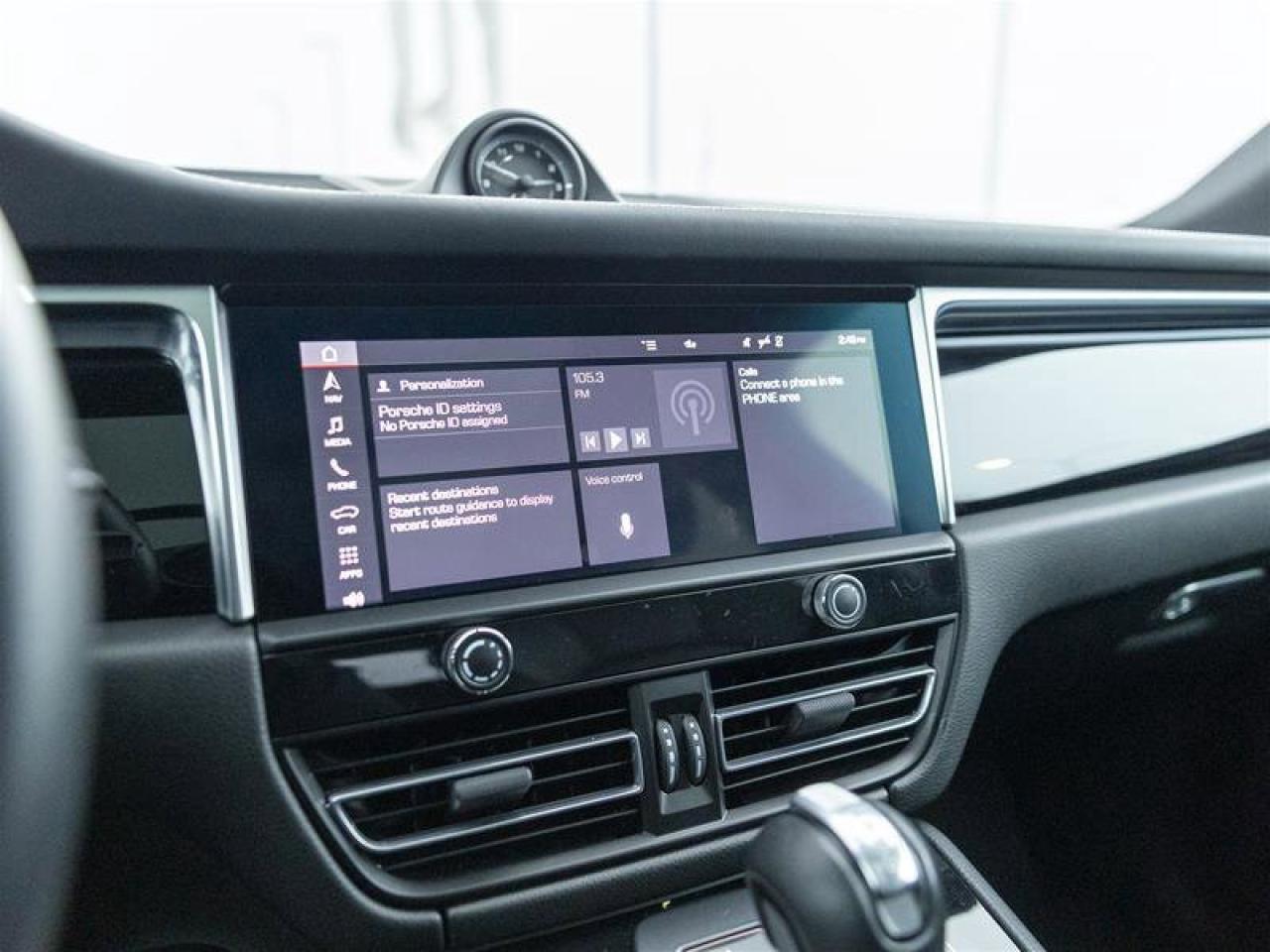 2024 Porsche Macan AWD White Photo