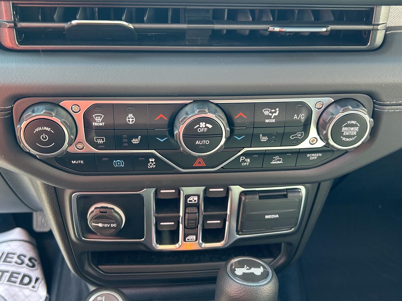2025 Jeep Wrangler 4xe PLUG-IN HYBRID,TECH GROUP,SAFETY GROUP,NAV,CARPLAY Photo