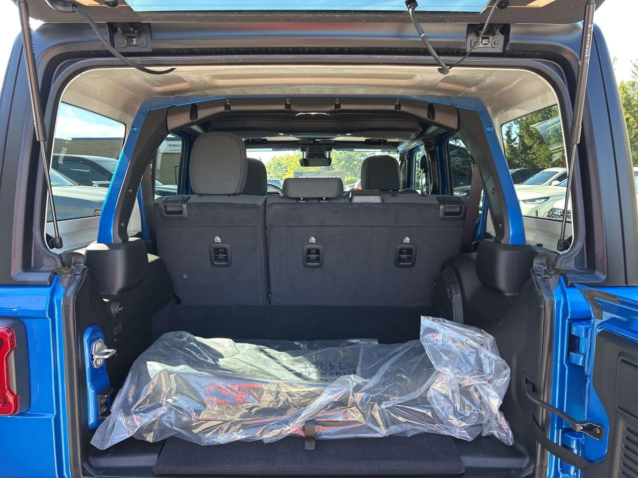 2025 Jeep Wrangler PLUG-IN HYBRID,TECH GROUP,SAFETY GROUP,NAV,CARPLAY Photo