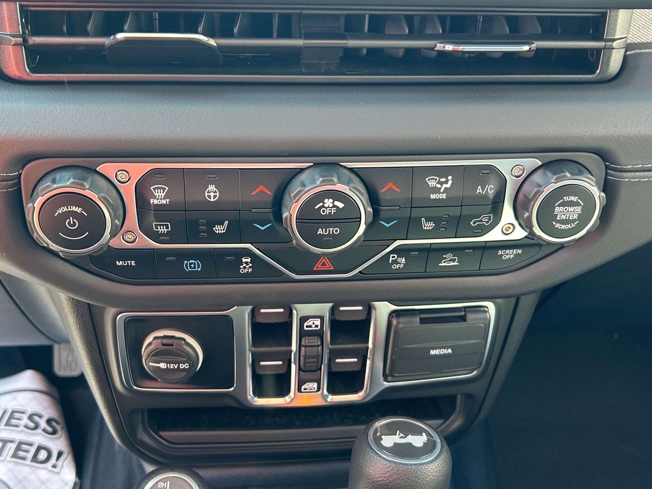 2025 Jeep Wrangler PLUG-IN HYBRID,TECH GROUP,SAFETY GROUP,NAV,CARPLAY Photo