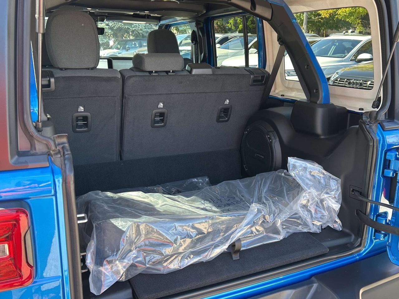 2025 Jeep Wrangler PLUG-IN HYBRID,TECH GROUP,SAFETY GROUP,NAV,CARPLAY Photo