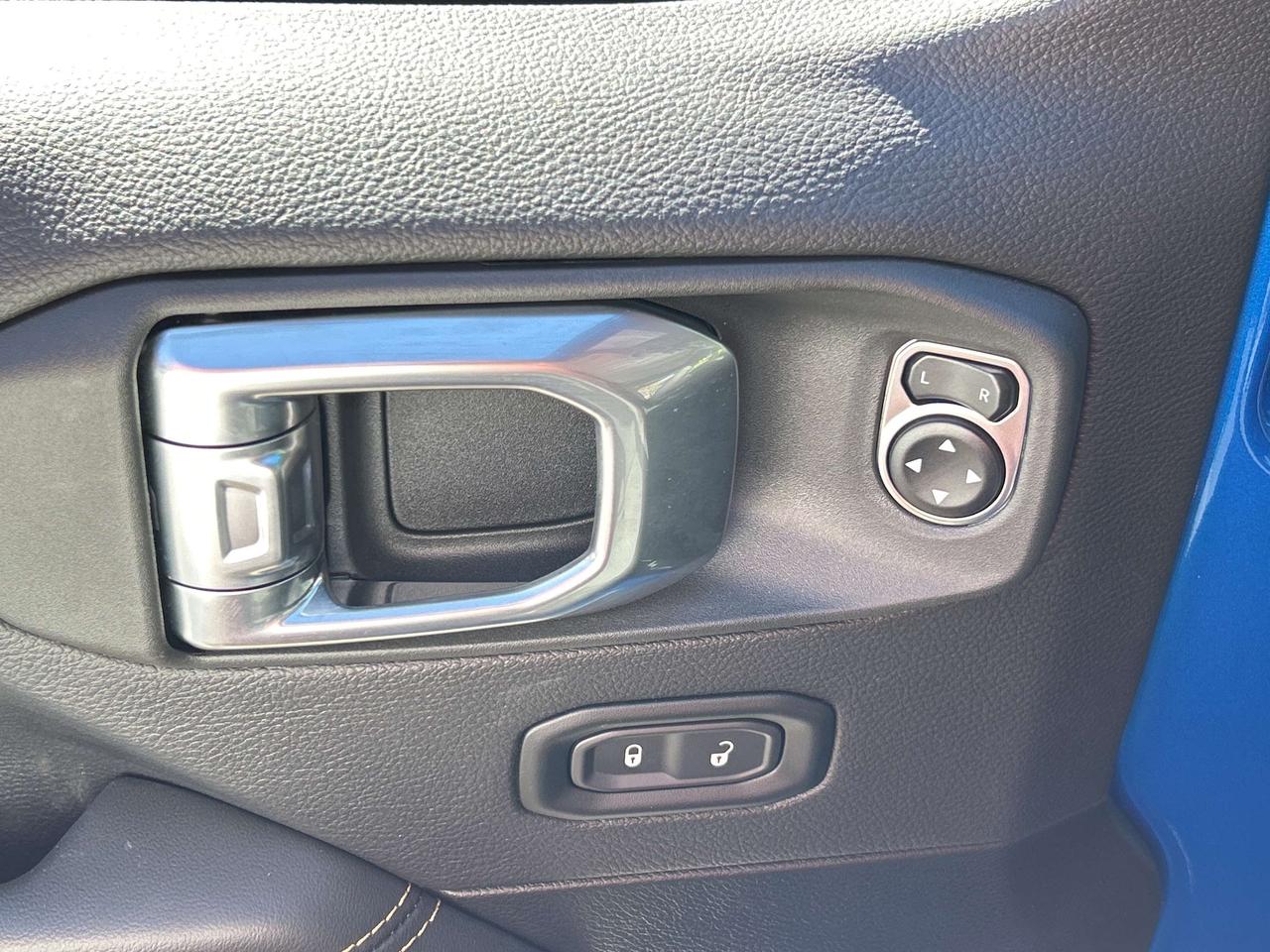 2025 Jeep Wrangler PLUG-IN HYBRID,TECH GROUP,SAFETY GROUP,NAV,CARPLAY Photo