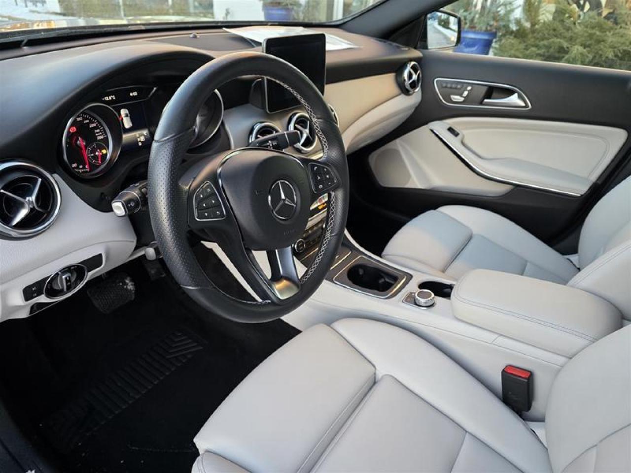 2018 Mercedes-Benz GLA250 4MATIC SUV Photo