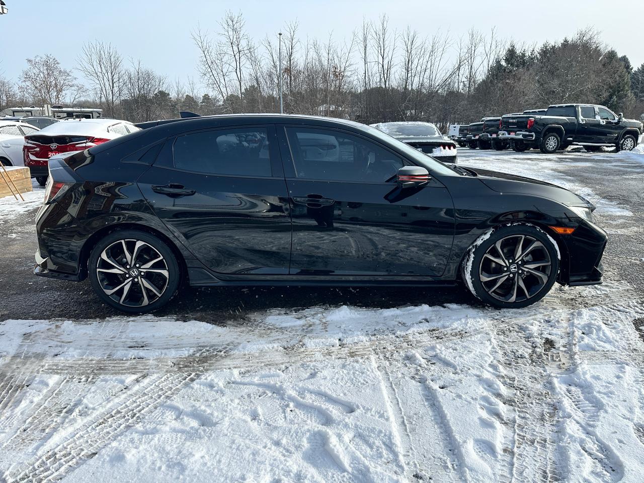 2018 Honda Civic SportTouring Sunroof HTD-LTHR NAV BlindSpotCam XM Photo4