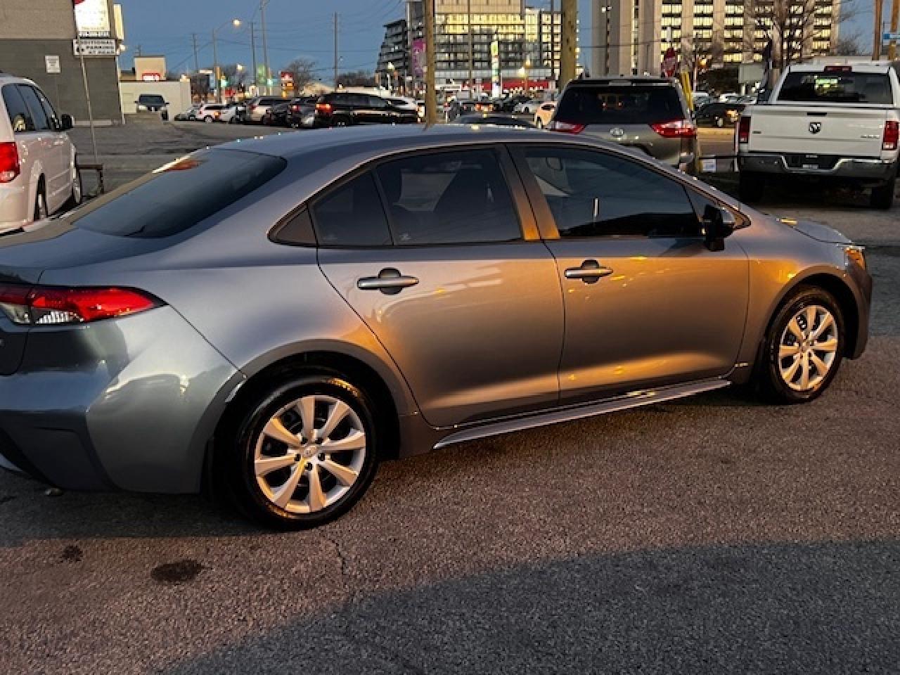 2020 Toyota Corolla LE Photo