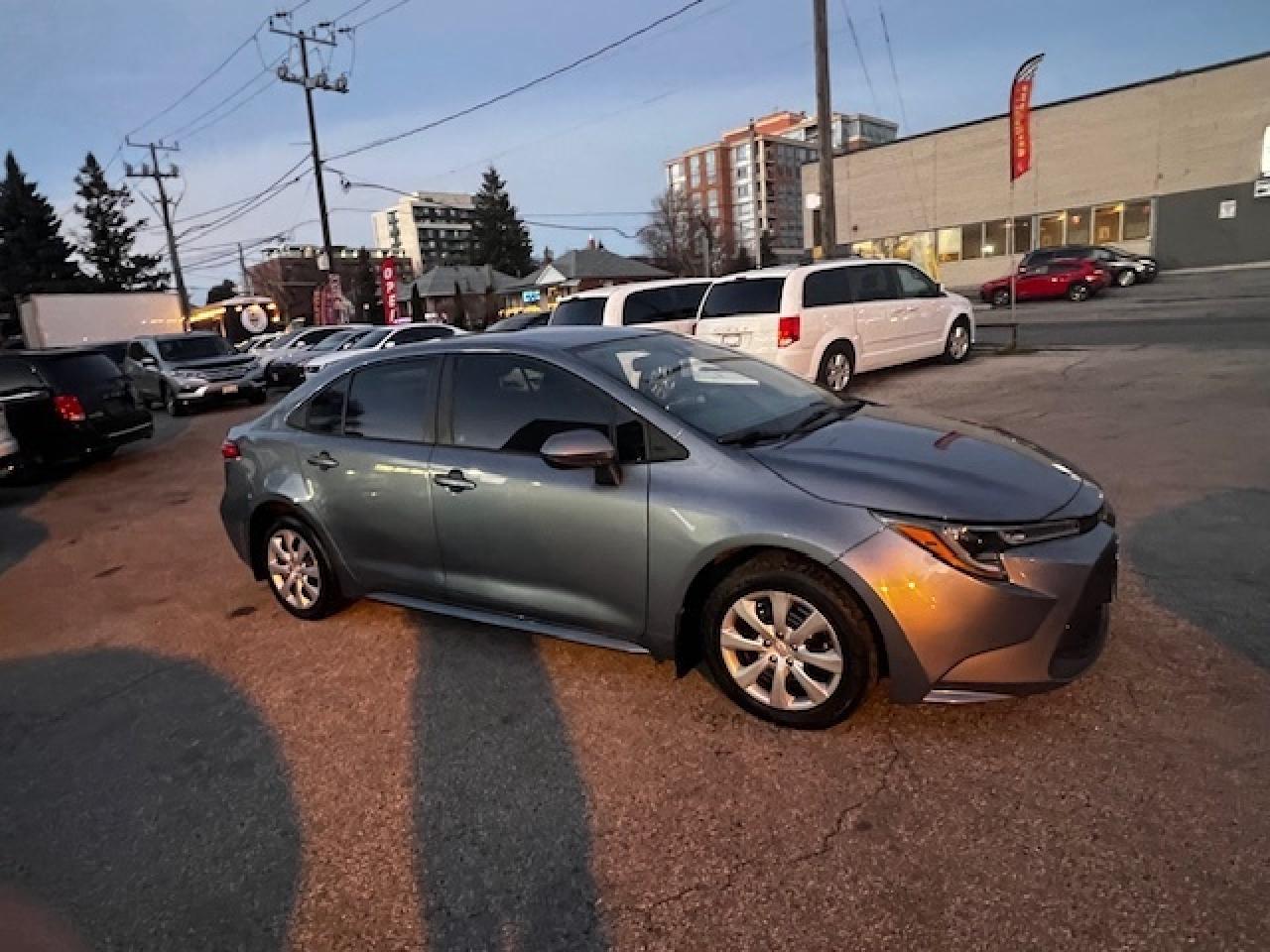 2020 Toyota Corolla LE Photo3
