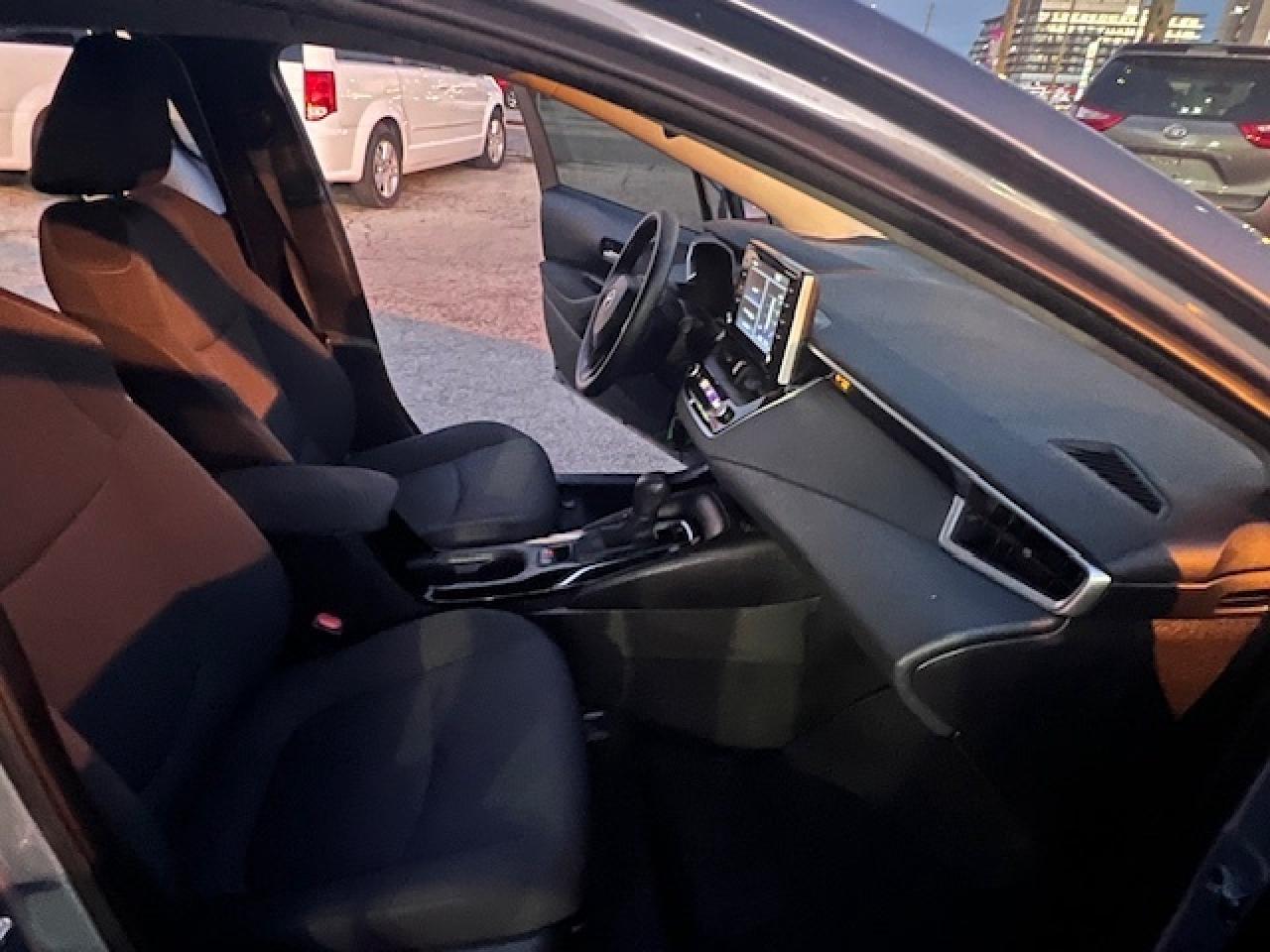 2020 Toyota Corolla LE Photo