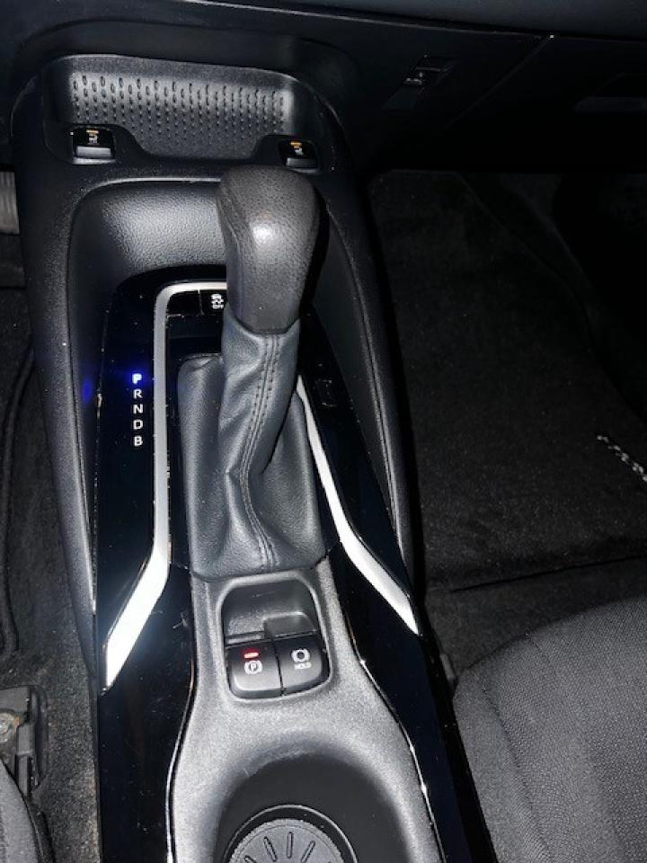 2020 Toyota Corolla LE Photo