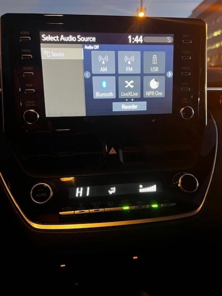 2020 Toyota Corolla LE Photo