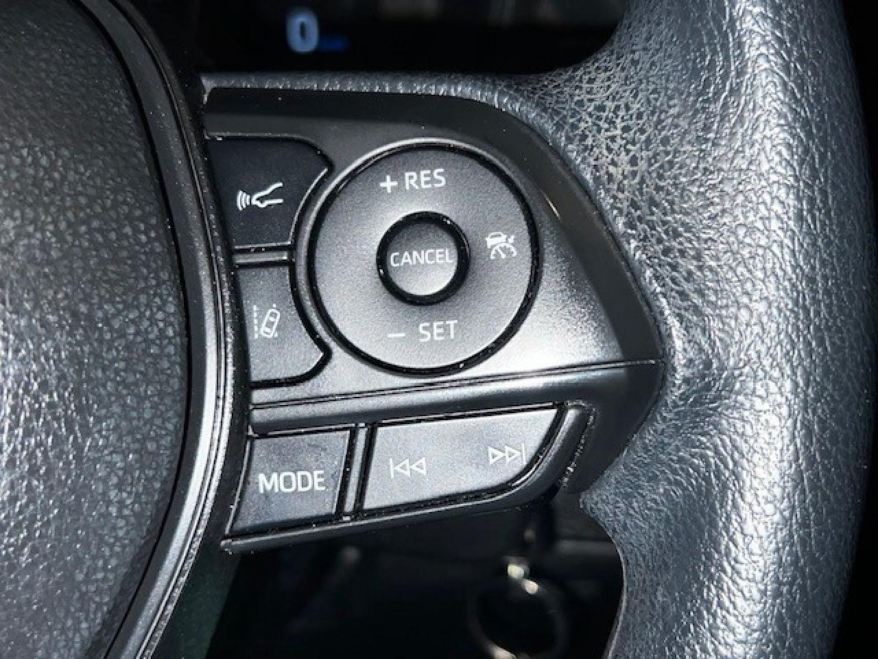 2020 Toyota Corolla LE Photo