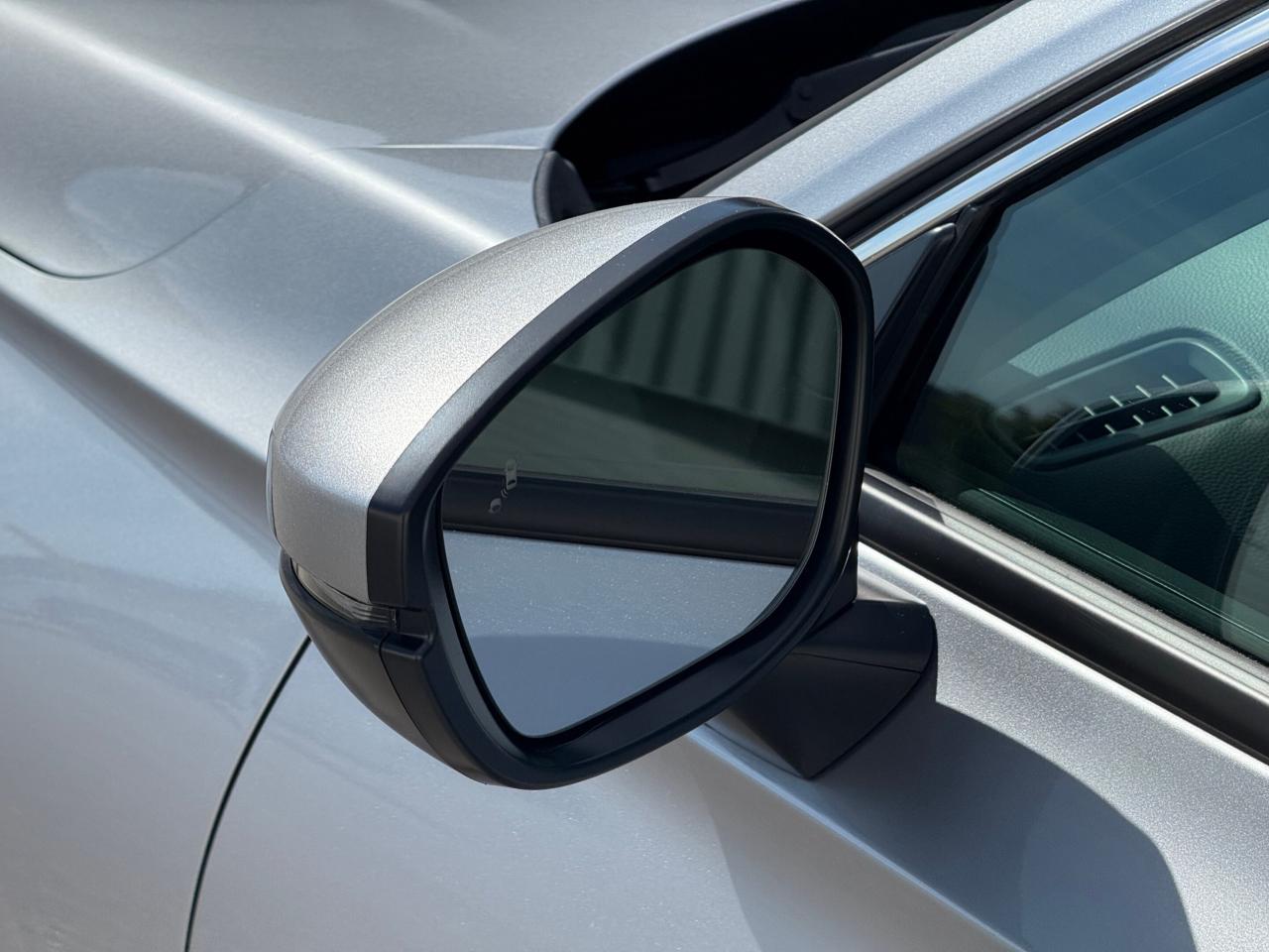 2023 Honda Civic EX    NO ACCIDENT   SUNROOF   APPLE CAR PLAY Photo